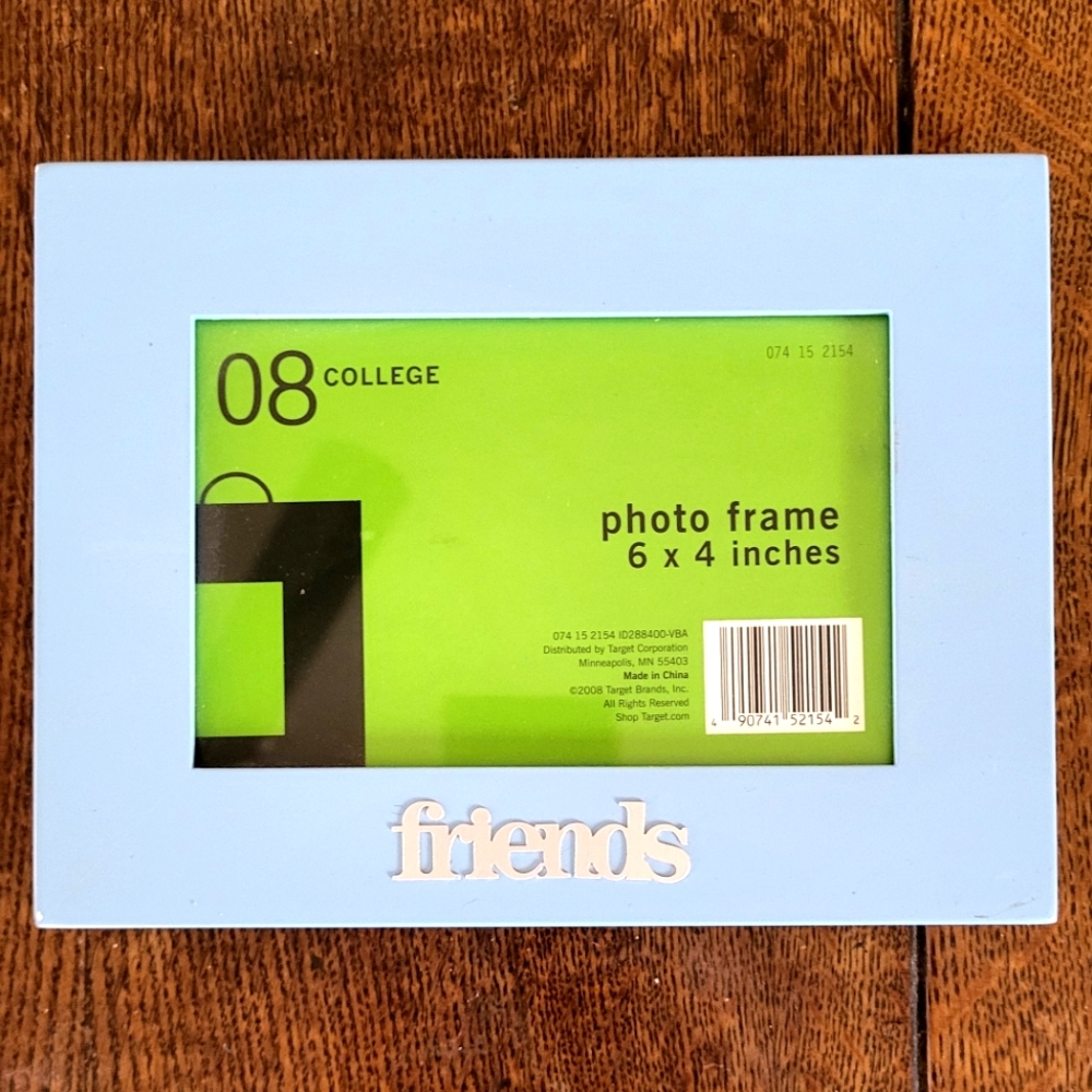 NWT Picture Frame - Picture 1 of 4